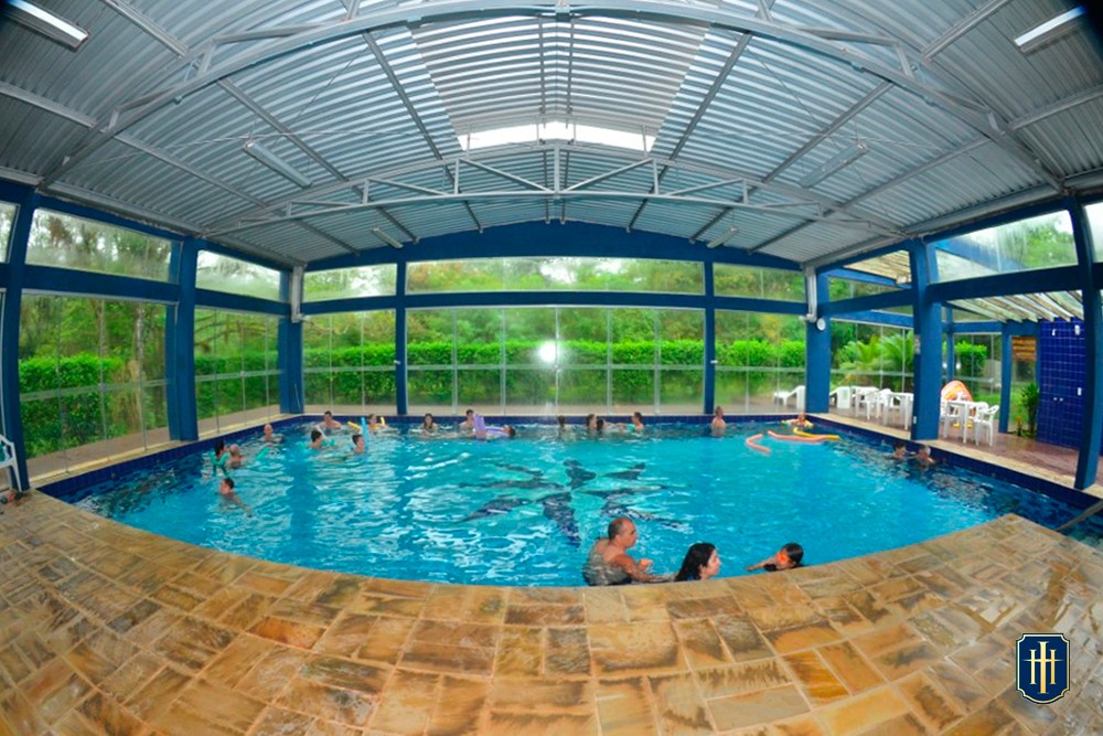 Piscina com água termal com 36 graus no Hotel Internacional Gravatal