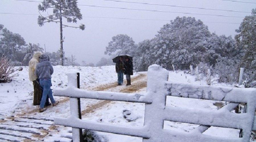 A neve costuma tingir de branco a paisagem da Serra Catarinense